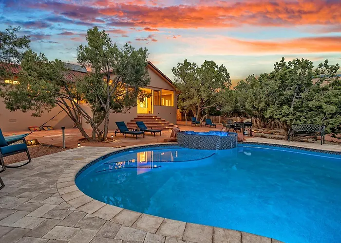 Sedona's Paradise Found, Saltwater Pool And Hot Tub, Private Oasis! Holiday home Sedona