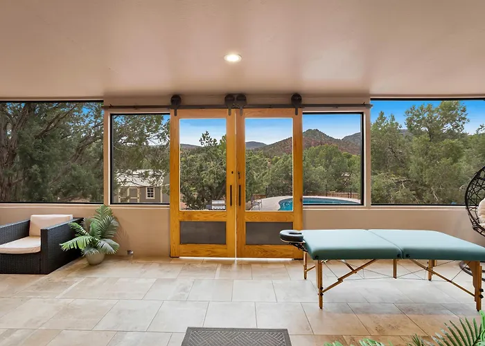Sedona's Paradise Found, Saltwater Pool And Hot Tub, Private Oasis! Holiday home *