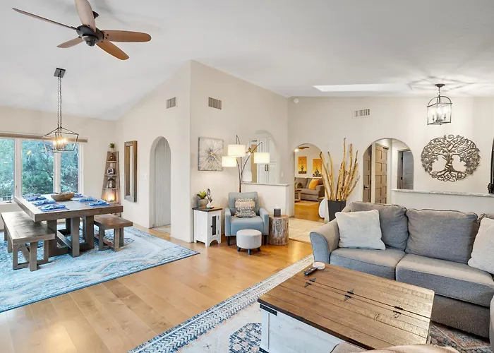 Sedona's Paradise Found, Saltwater Pool And Hot Tub, Private Oasis! Holiday home Sedona