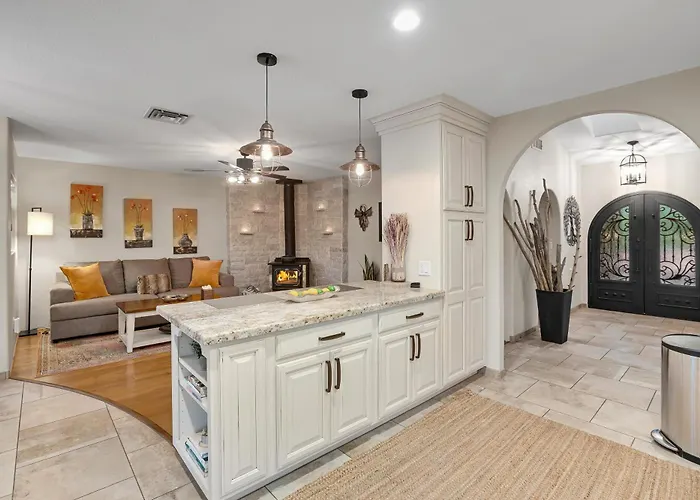 Sedona's Paradise Found, Saltwater Pool And Hot Tub, Private Oasis! Holiday home *