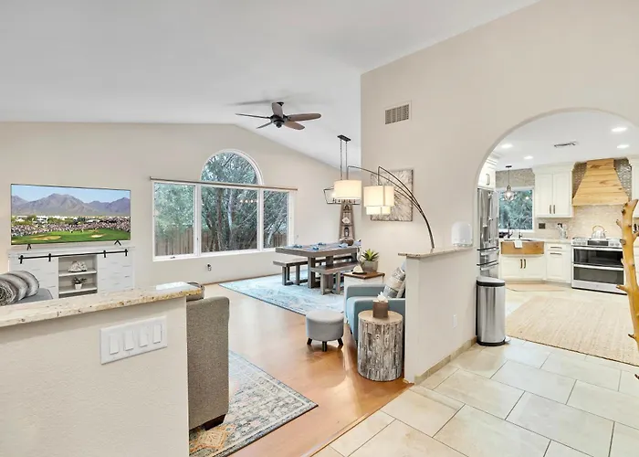 Sedona's Paradise Found, Saltwater Pool And Hot Tub, Private Oasis! Holiday home