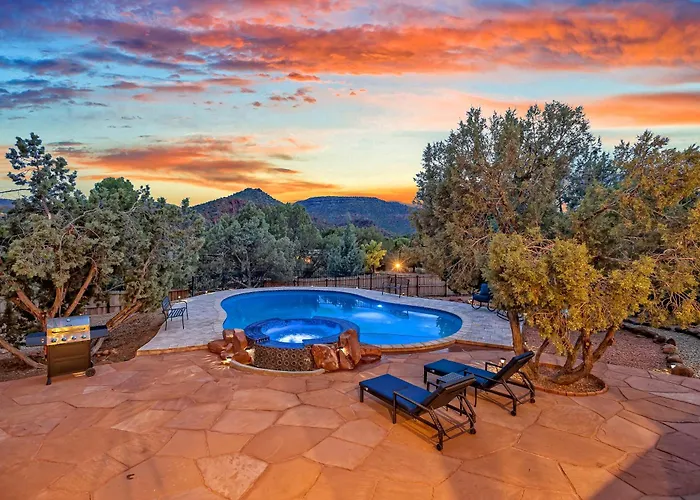 Sedona's Paradise Found, Saltwater Pool And Hot Tub, Private Oasis! Holiday home